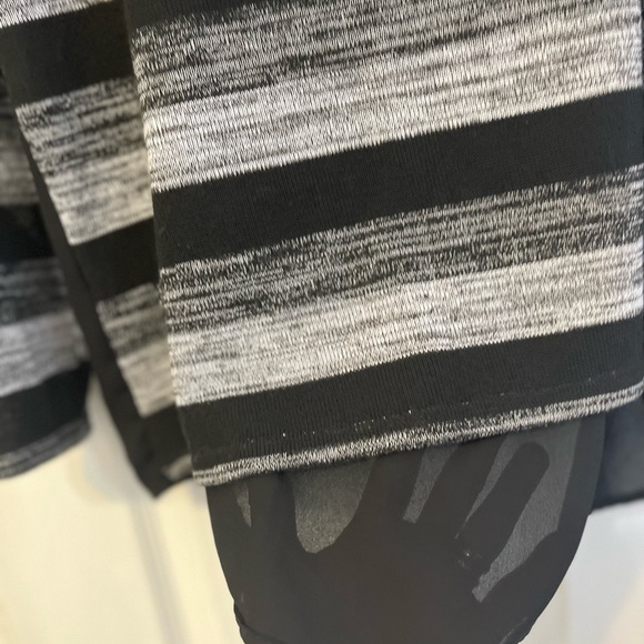 AB Studio - XL Striped Top. Black/Grey Like New - Picture 3 of 5